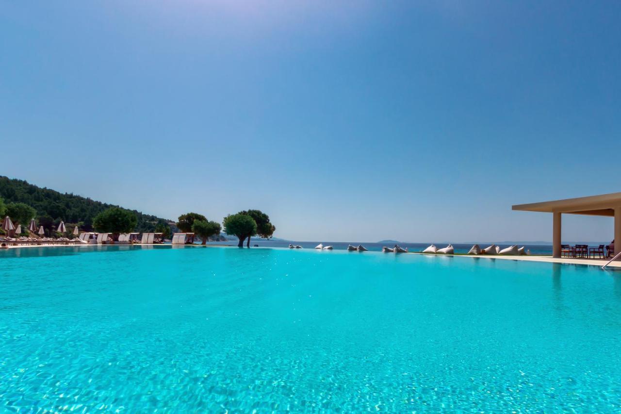 Ammoa Luxury Hotel & Spa Resort Nikiti  Exterior photo Infinity pool at the Hotel Porto Katakolo