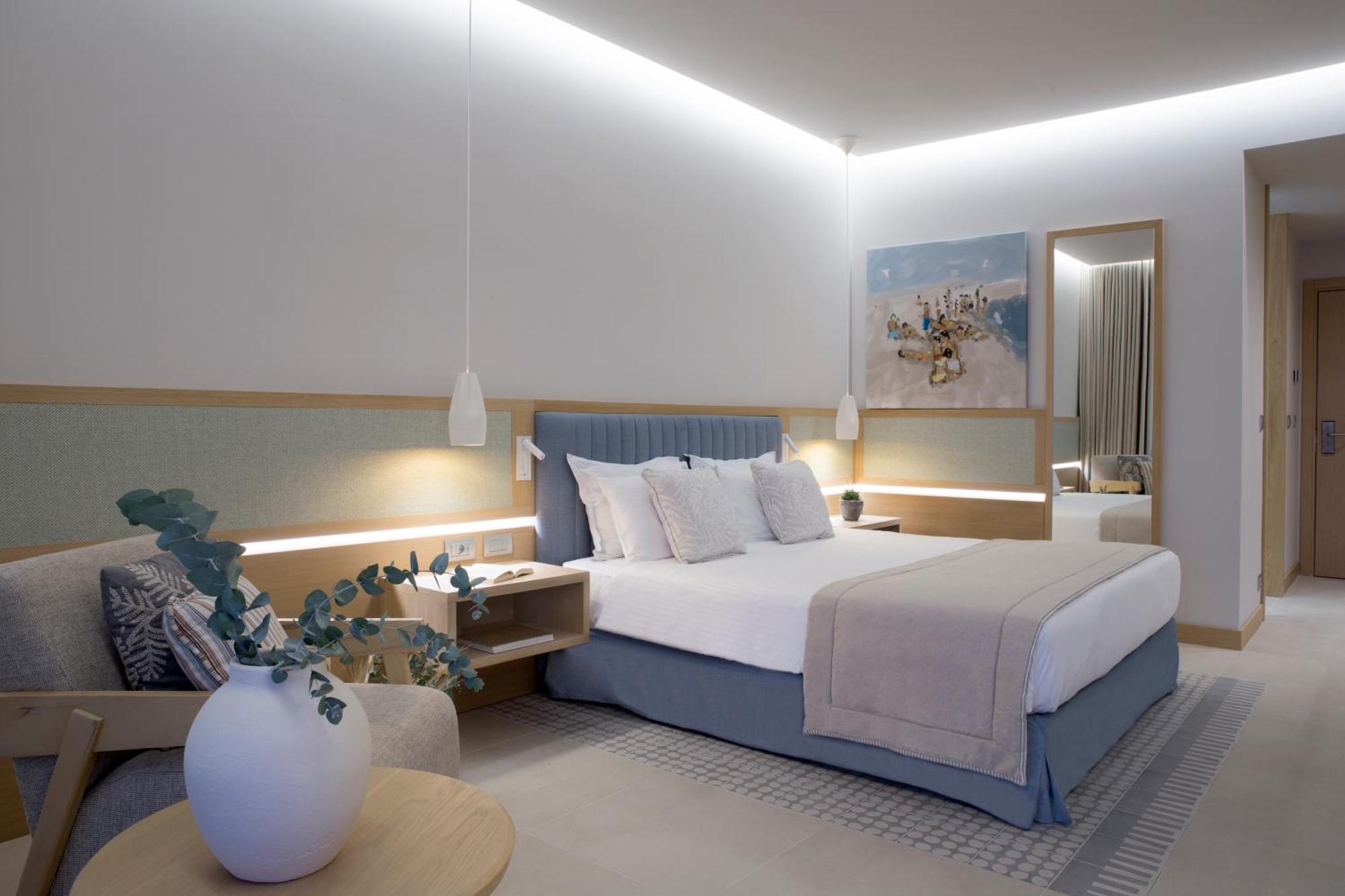 Ammoa Luxury Hotel & Spa Resort Nikiti  Exterior photo A bedroom at the hotel